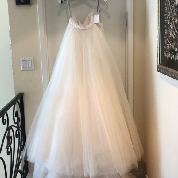 Wedding over skirt - Picture 1 of 3